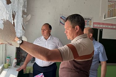В Октябрьском районе школы готовят к новому учебному году